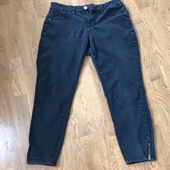 Jeans - Picture 4 of 5